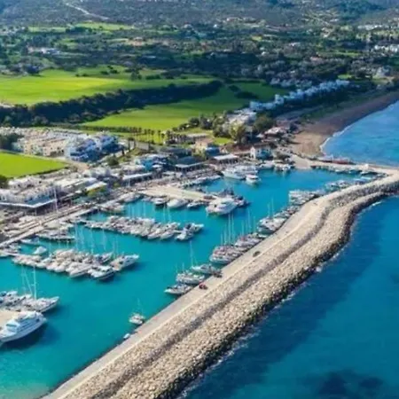 Nikos Harbour 公寓