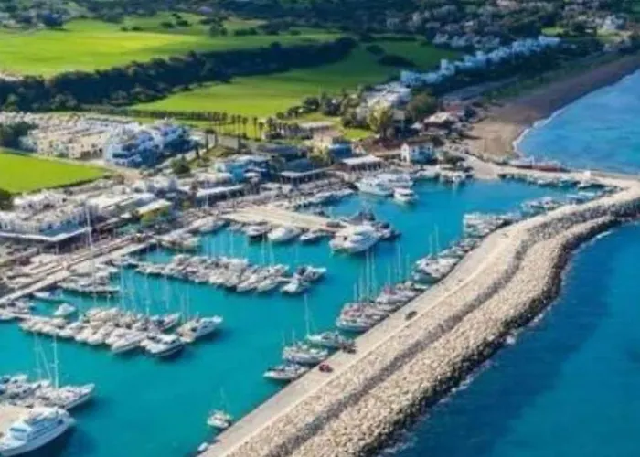 Nikos Harbour 公寓