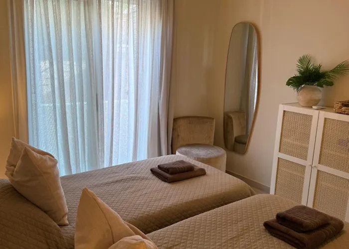 Nikos Harbour 公寓 *