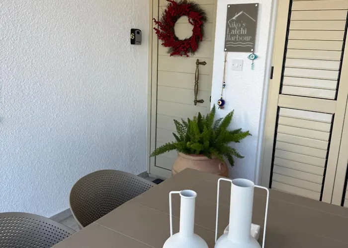 Nikos Harbour 拉基