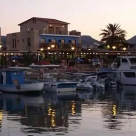 Διαμέρισμα Nikos Harbour *