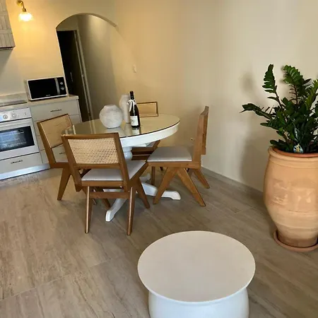 Nikos Harbour Apartman