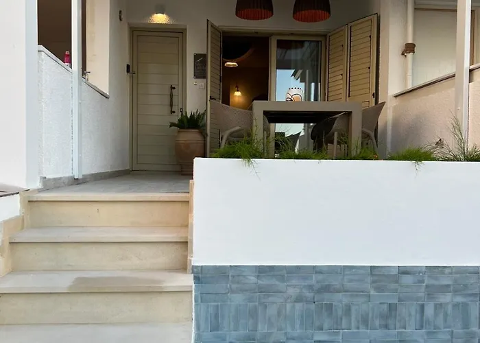 Nikos Harbour * Lachi